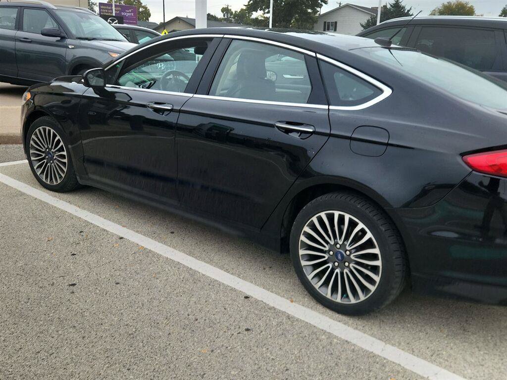 Used 2017 Ford Fusion SE w/ Fusion SE Technology Package AWD/4WD image 6
