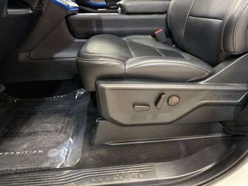 Used 2025 Ford Expedition Max Platinum AWD/4WD image 10
