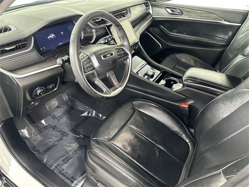Certified 2023 Jeep Grand Cherokee L Limited w/ Luxury Tech Group II image 25