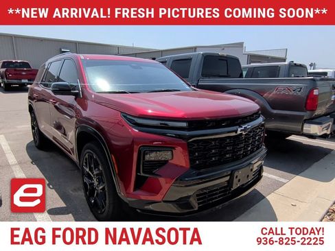 Used 2026 Chevrolet Traverse RS w/ LPO, Floor Liner Package FWD image 1