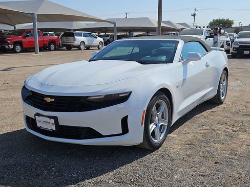 Used 2023 Chevrolet Camaro LT RWD image 4