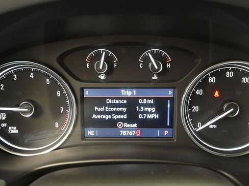 Used 2022 Buick Enclave Essence image 15