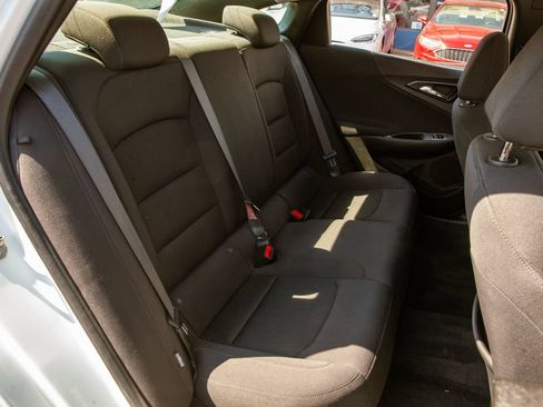Used 2024 Chevrolet Malibu RS FWD image 12