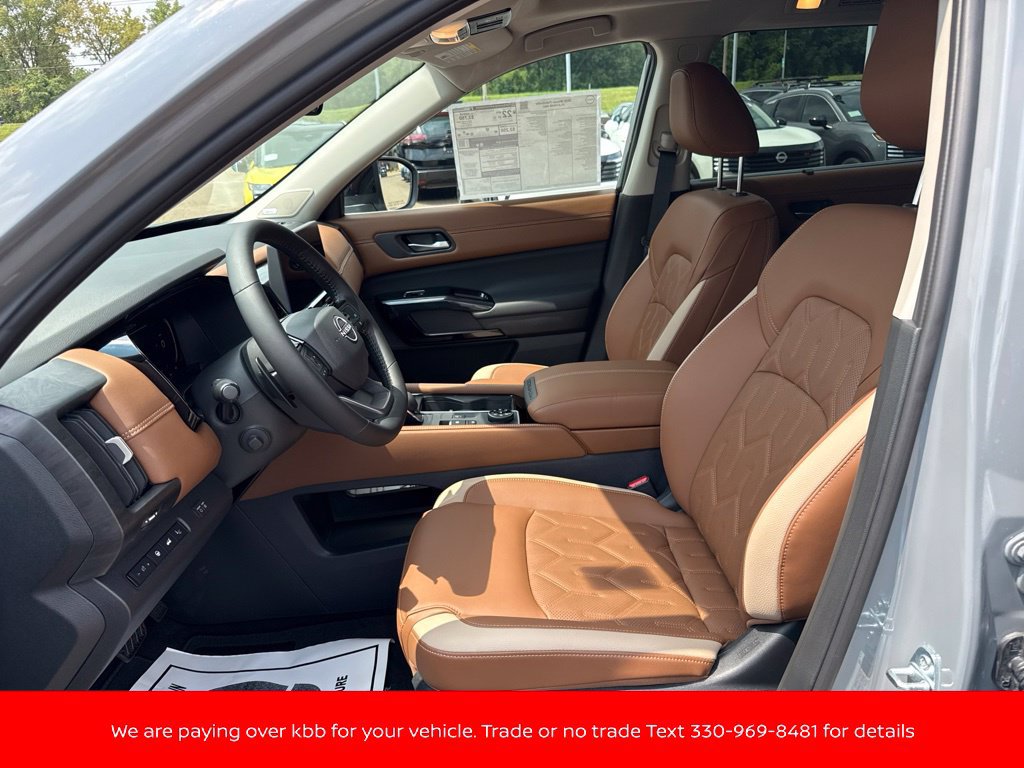 New 2026 Nissan Pathfinder Platinum w/ Accent Package AWD/4WD image 9