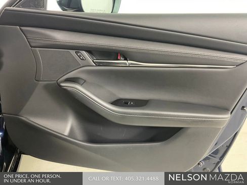Used 2025 MAZDA MAZDA3 s FWD image 21