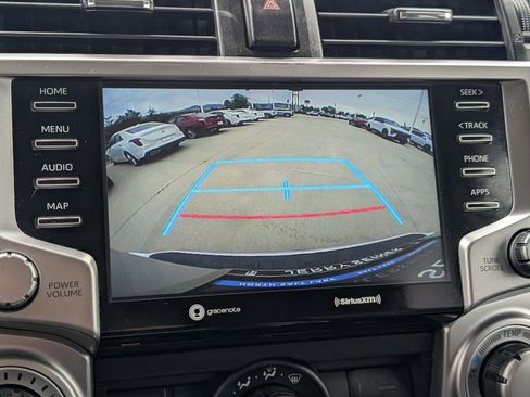 Used 2020 Toyota 4Runner SR5 AWD/4WD image 19