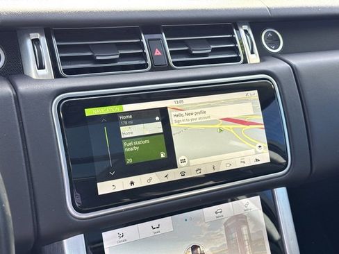 Used 2020 Land Rover Range Rover HSE image 24