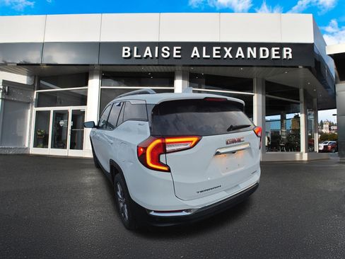 Used 2023 GMC Terrain SLT w/ Tech Package AWD/4WD image 7