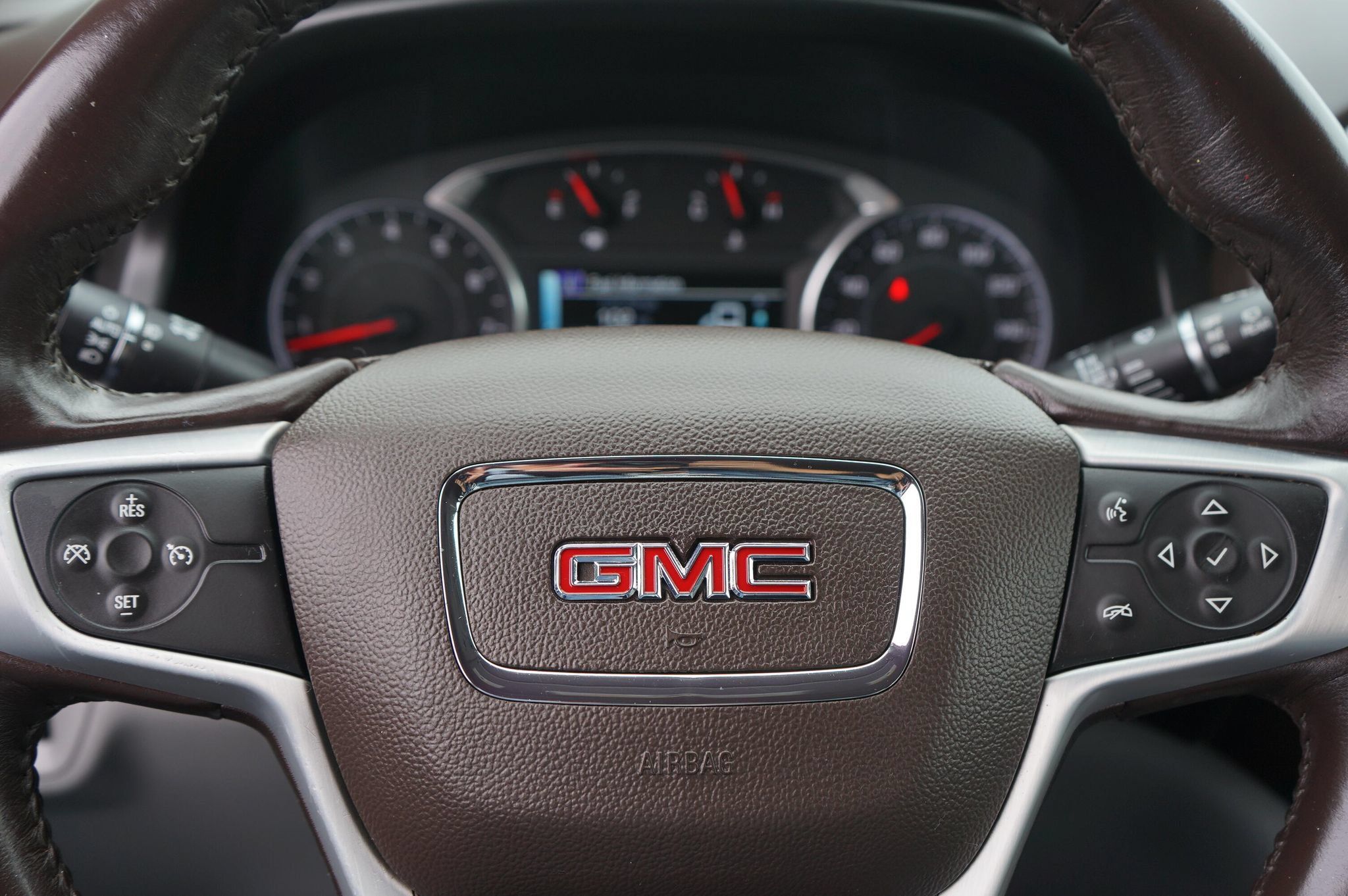 Used 2017 GMC Acadia SLT AWD/4WD image 19