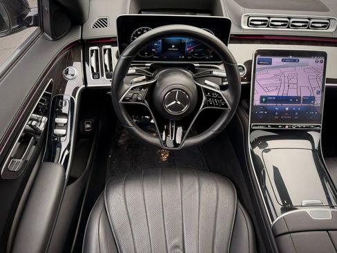 Used 2022 Mercedes-Benz S 500 4MATIC w/ AMG Line Package image 22