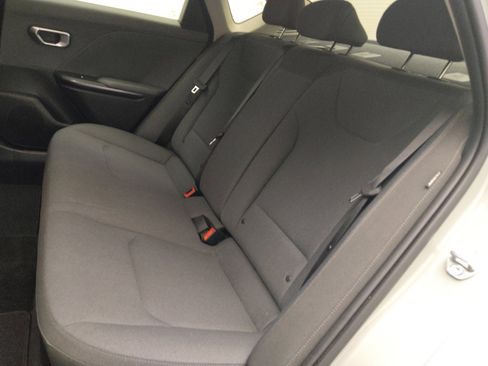 Used 2025 Kia K4 FWD image 18