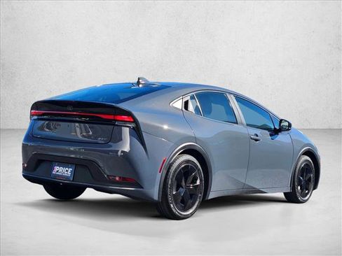 Used 2024 Toyota Prius LE image 5