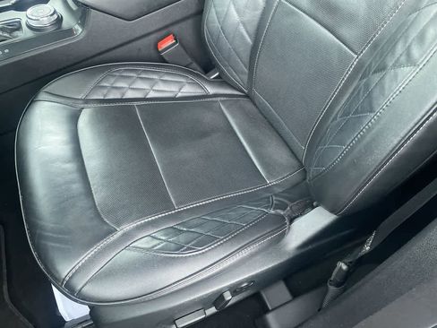 Used 2019 Ford Explorer Platinum image 10