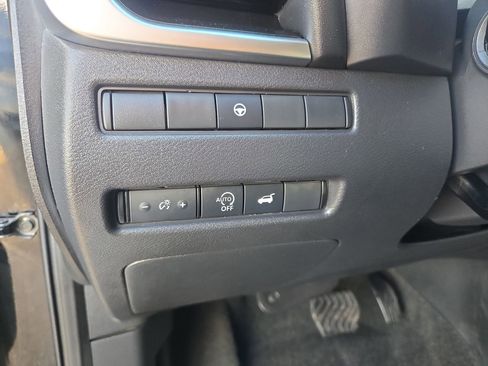 Used 2023 Nissan Rogue SL w/ SL Premium Package image 14