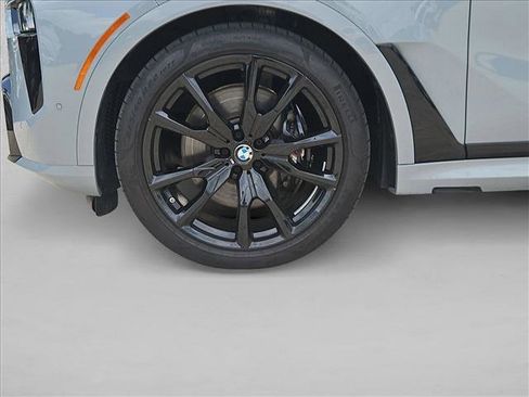 Used 2025 BMW X7 M60i AWD/4WD image 23