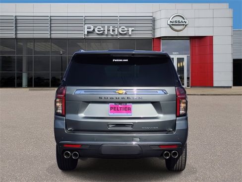 Used 2023 Chevrolet Suburban Premier image 5