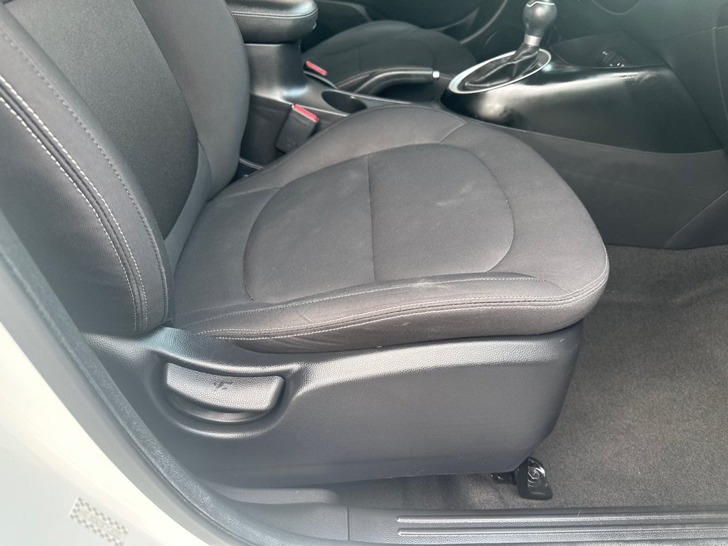 Used 2015 Kia Soul FWD image 10