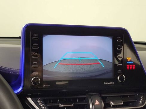 Used 2021 Toyota C-HR XLE FWD image 28