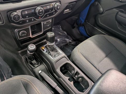 Used 2024 Jeep Gladiator Sport image 13