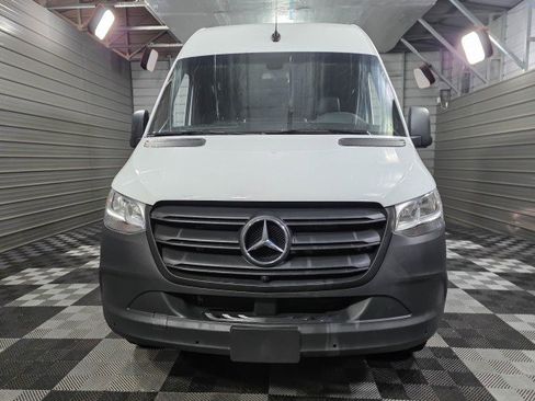 Used 2023 Mercedes-Benz Sprinter 2500 image 3