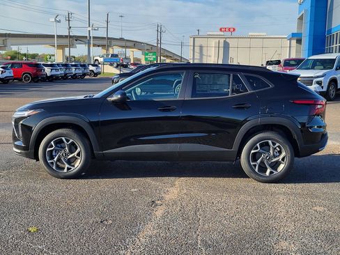 New 2026 Chevrolet Trax LT image 2