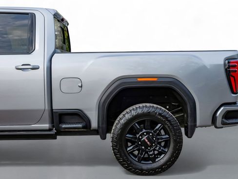 Used 2024 GMC Sierra 2500 AT4 w/ AT4 Premium Plus Package image 11