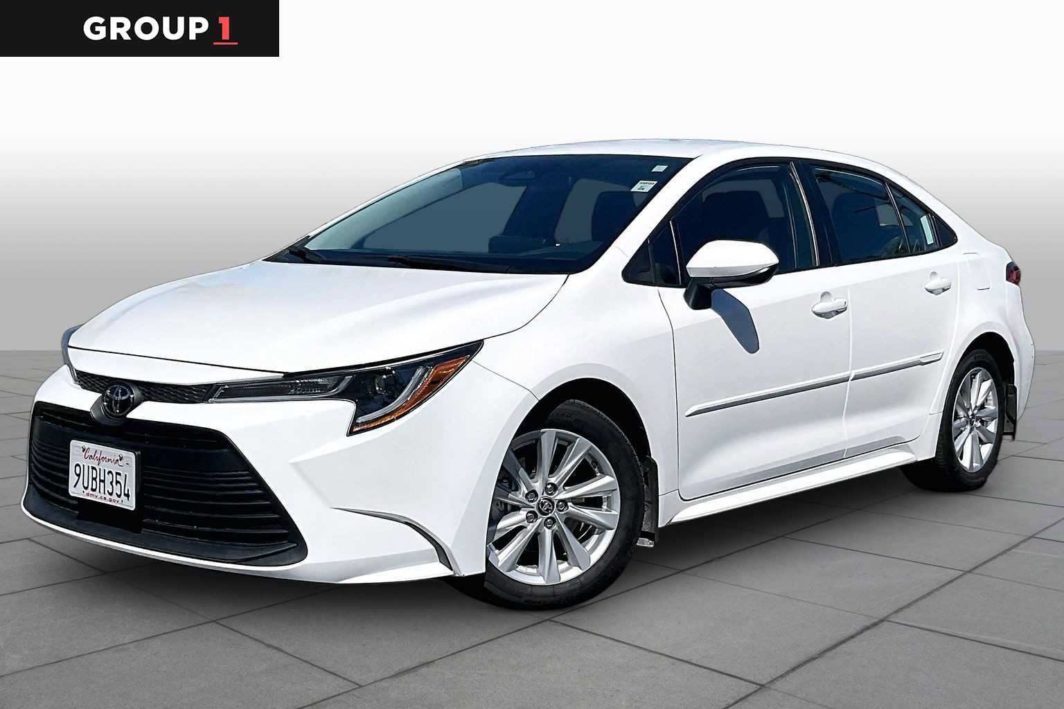 Used 2025 Toyota Corolla LE w/ LE Premium Package FWD image 1