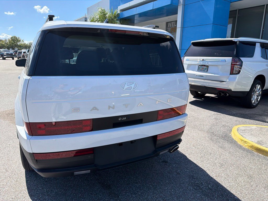 Used 2025 Hyundai Santa Fe SEL FWD image 8