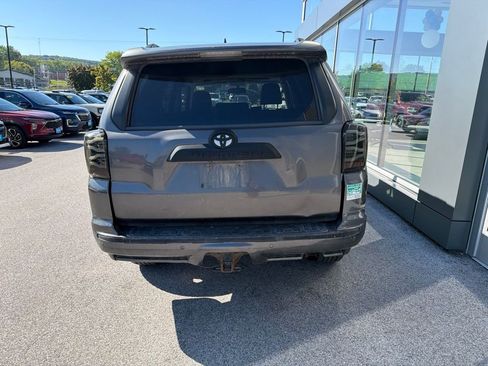 Used 2015 Toyota 4Runner Limited AWD/4WD image 10