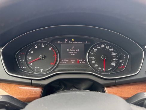 Used 2022 Audi Q5 2.0T Premium w/ Convenience Package image 16