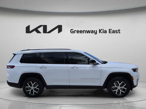 Used 2025 Jeep Grand Cherokee L Limited w/ Trailer Tow Package AWD/4WD image 4