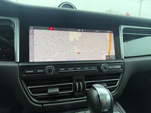 Used 2019 Porsche Macan image 13