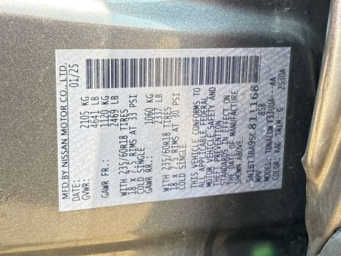 Used 2025 Nissan Rogue SV FWD image 34