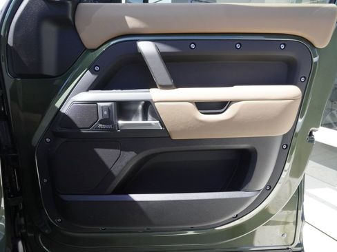 New 2026 Land Rover Defender 130 X-Dynamic SE AWD/4WD image 21