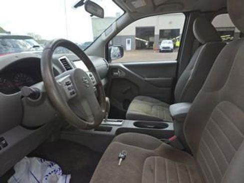 Used 2019 Nissan Frontier S image 3