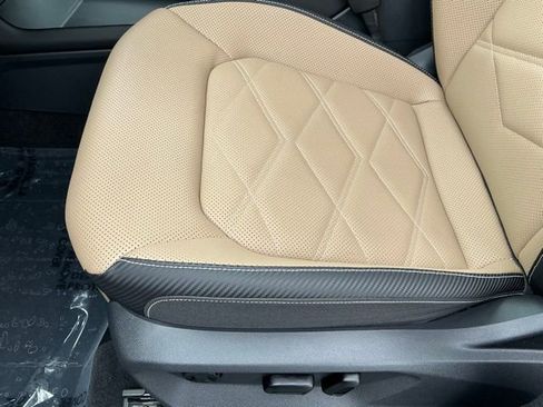 Used 2025 Volkswagen Atlas Cross Sport SE AWD/4WD image 17
