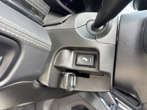 Used 2024 RAM 2500 Limited image 27