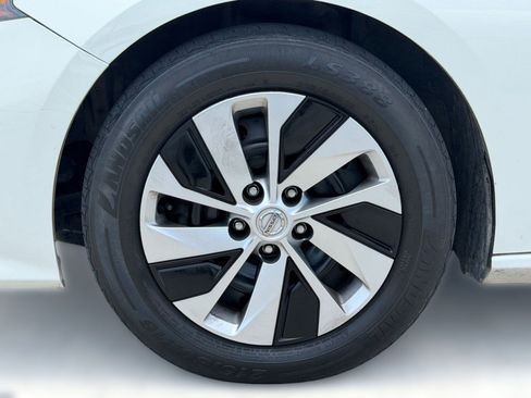 Used 2020 Nissan Altima 2.5 S FWD image 11