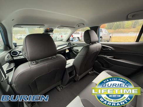 New 2026 Chevrolet Trax LT w/ Driver Confidence Package image 31