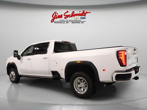 Used 2026 GMC Sierra 3500 Denali w/ Denali Reserve Package AWD/4WD image 4