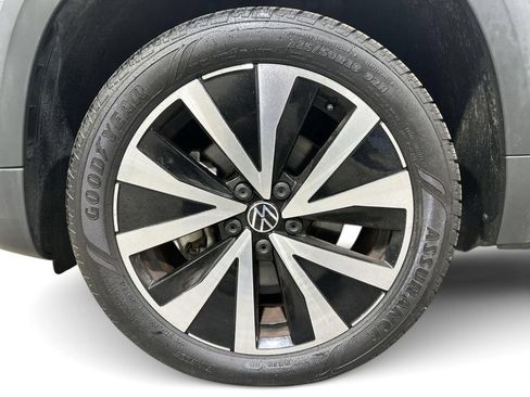 Used 2022 Volkswagen Taos SE FWD image 28
