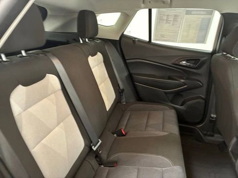 Used 2024 Chevrolet Trax LS w/ LS Convenience Package image 16