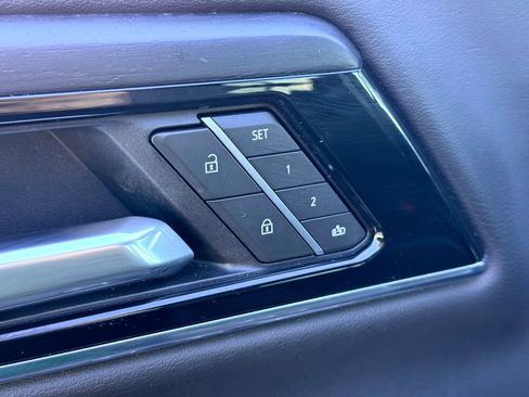 Used 2025 GMC Yukon Denali image 16