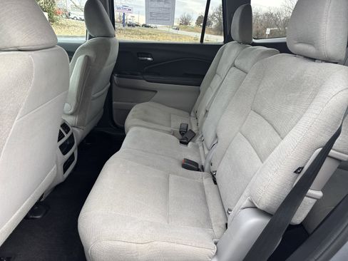 Used 2017 Honda Pilot LX image 7