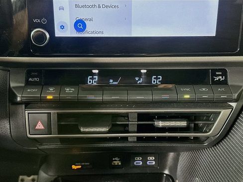 Used 2025 Toyota Camry SE FWD image 23
