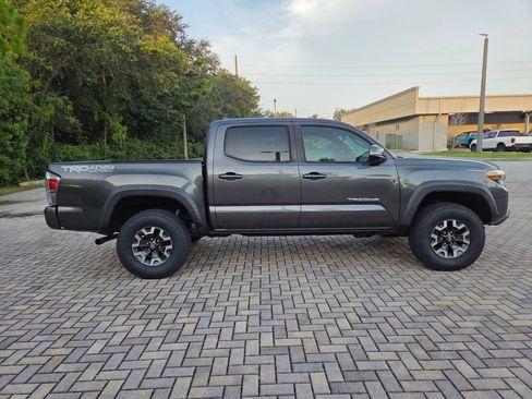 Certified 2020 Toyota Tacoma TRD Off-Road w/ Technology Package AWD/4WD image 13