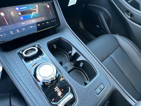 Used 2024 Jeep Wagoneer Launch Edition image 31