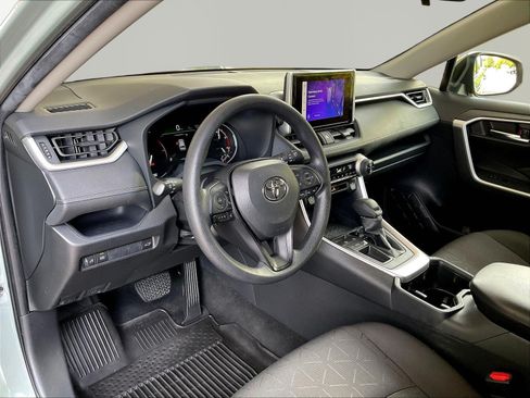 Used 2023 Toyota RAV4 XLE FWD image 17