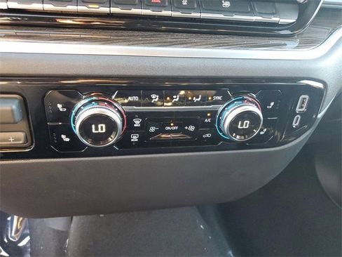 New 2026 GMC Sierra 1500 Elevation image 25