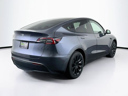 Used 2023 Tesla Model Y 2WD image 9